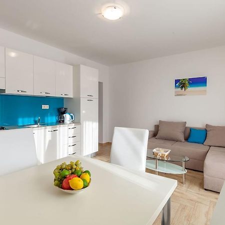 Apartmani Sanja Suta Podstrana Exteriör bild