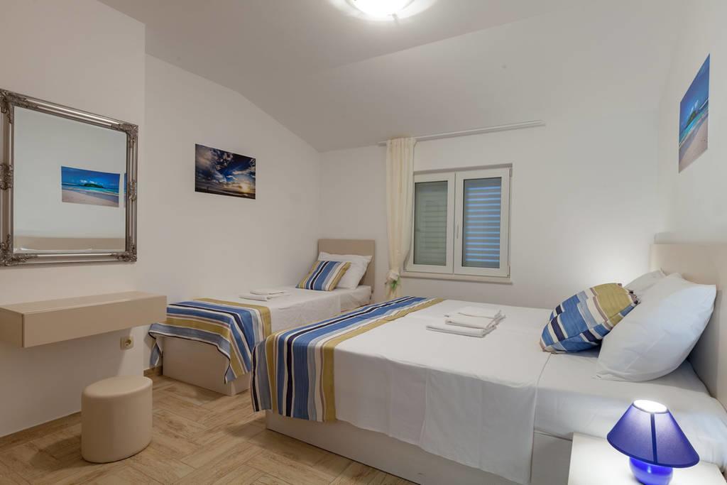 Apartmani Sanja Suta Podstrana Exteriör bild
