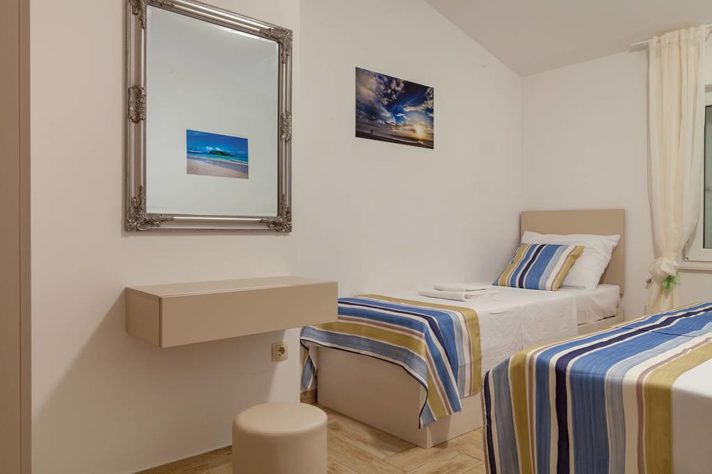 Apartmani Sanja Suta Podstrana Exteriör bild