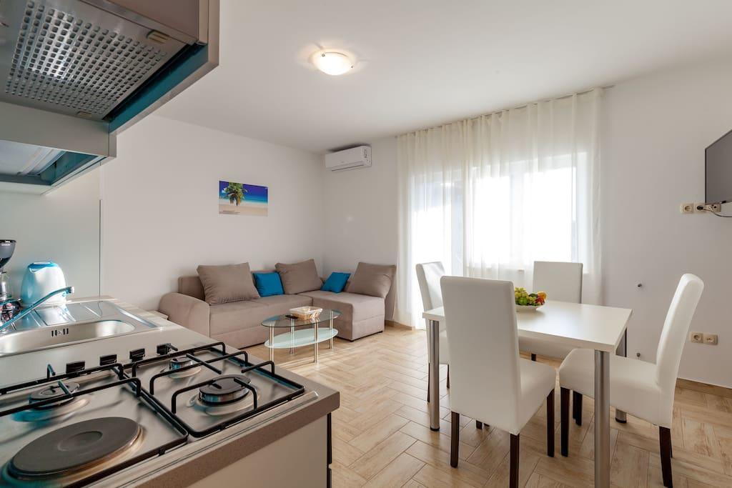 Apartmani Sanja Suta Podstrana Exteriör bild