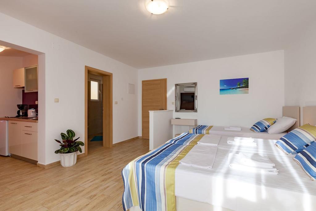 Apartmani Sanja Suta Podstrana Exteriör bild